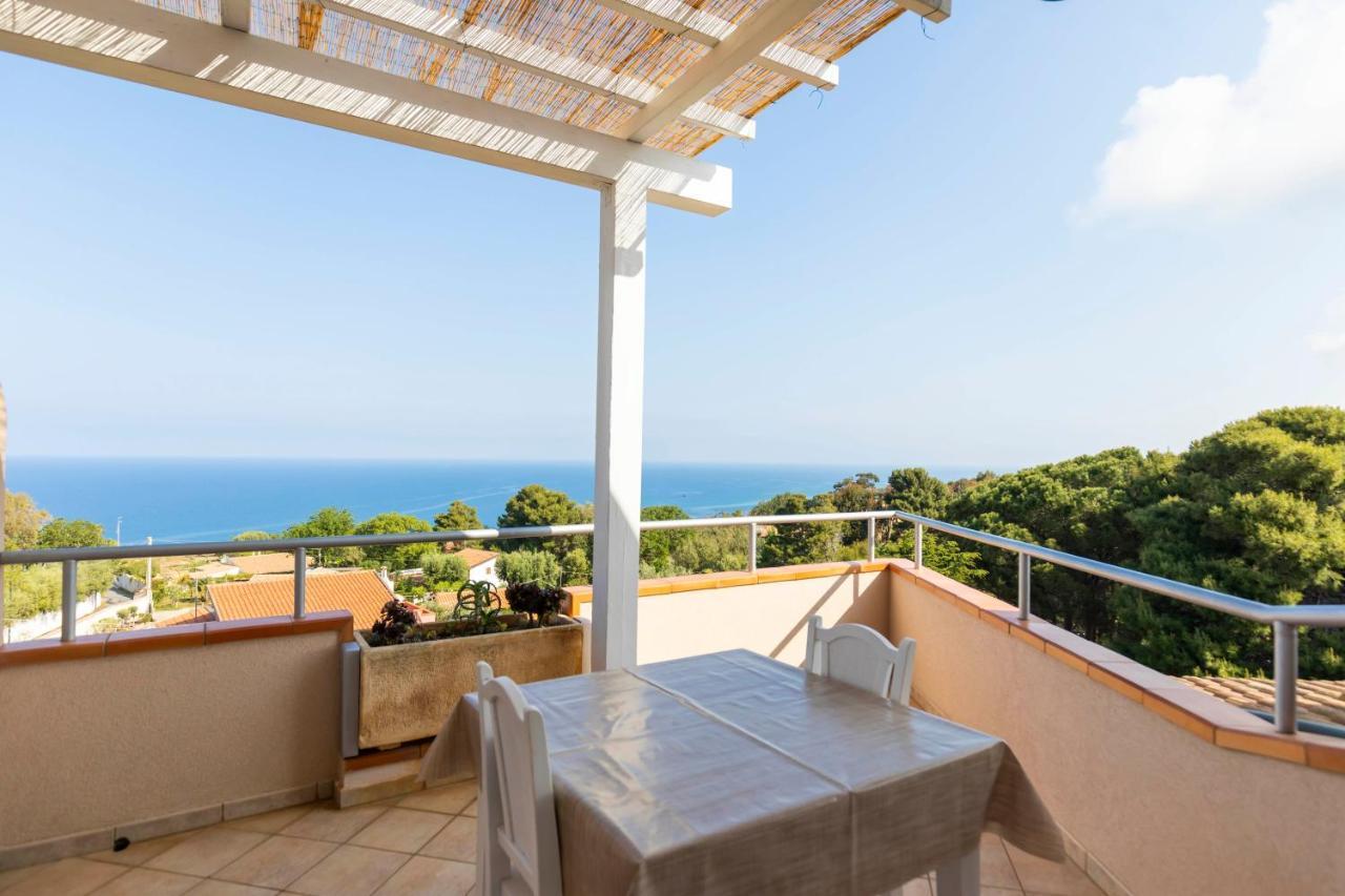 L' Arcobaleno Resort Ricadi Bagian luar foto