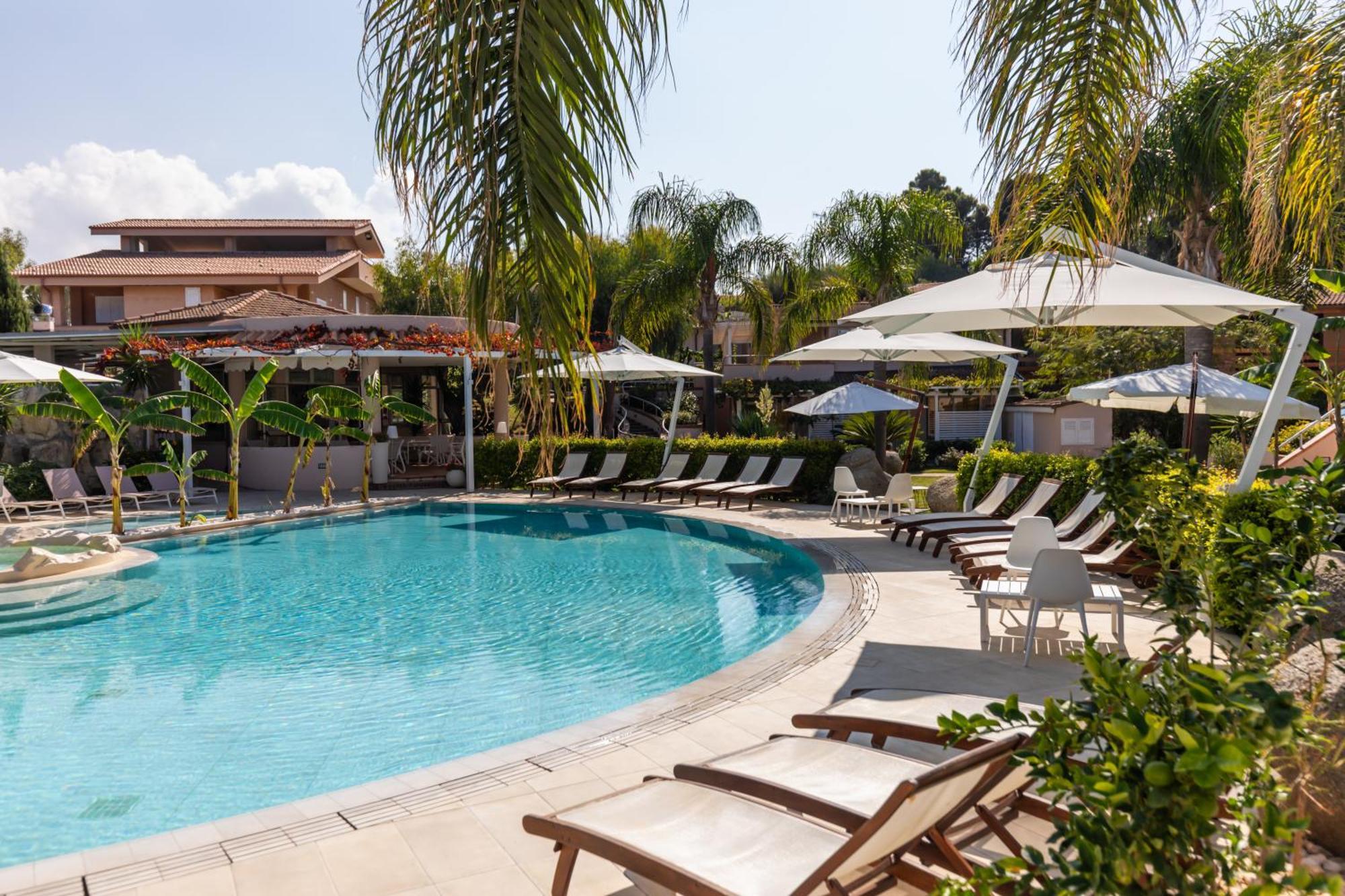 L' Arcobaleno Resort Ricadi Bagian luar foto